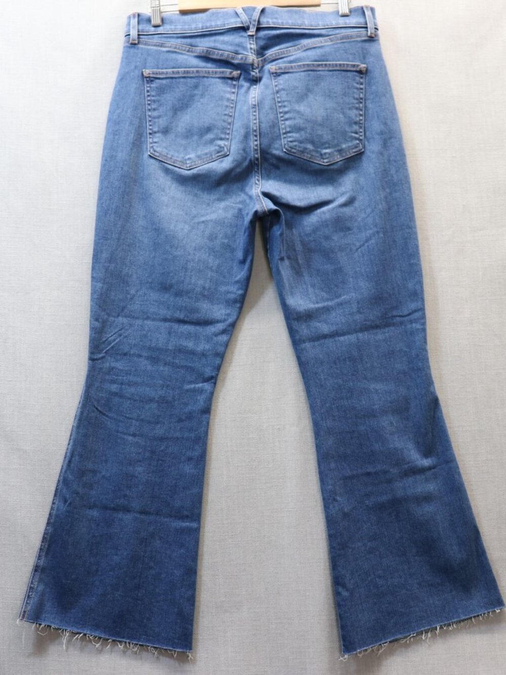 Veronica Beard Carson High Rise Ankle Flare Jeans Raw Hem Blue 32 Kick Flare - Picture 5 of 14
